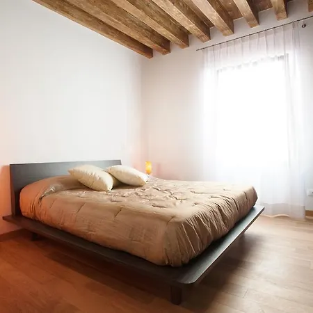 The Lion's House Apt2 شقة البندقية