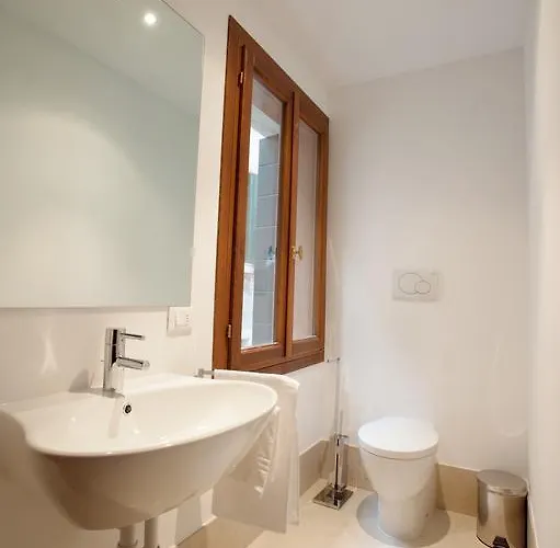 Lägenhet The Lion's House Apt2 *