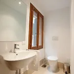 Апартаменты The Lion's House Apt2 *